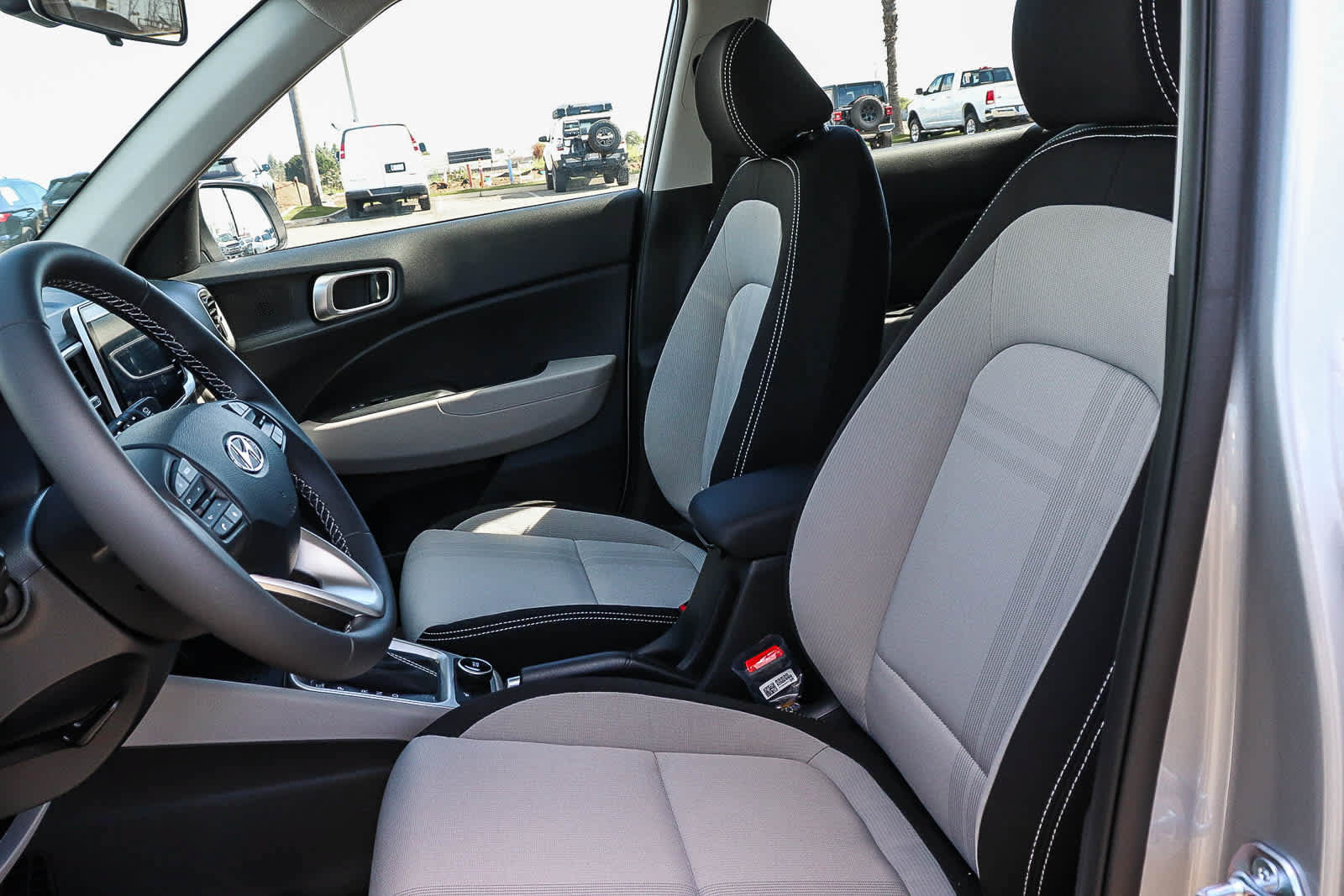 New 2026 Hyundai Venue SEL FWD image 28