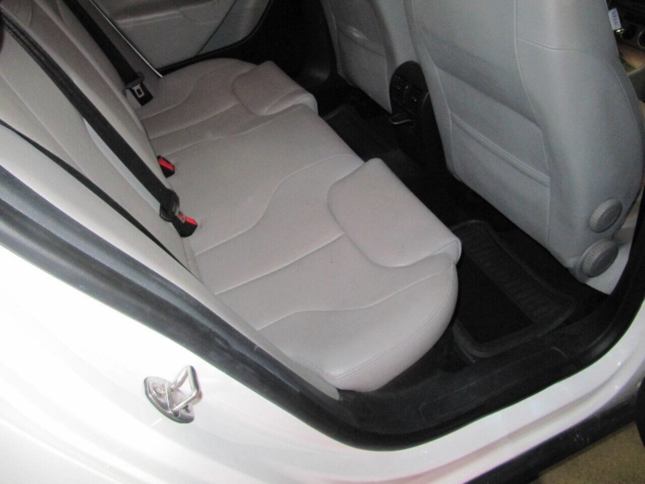 Used 2006 Volkswagen Passat Value Edition image 20