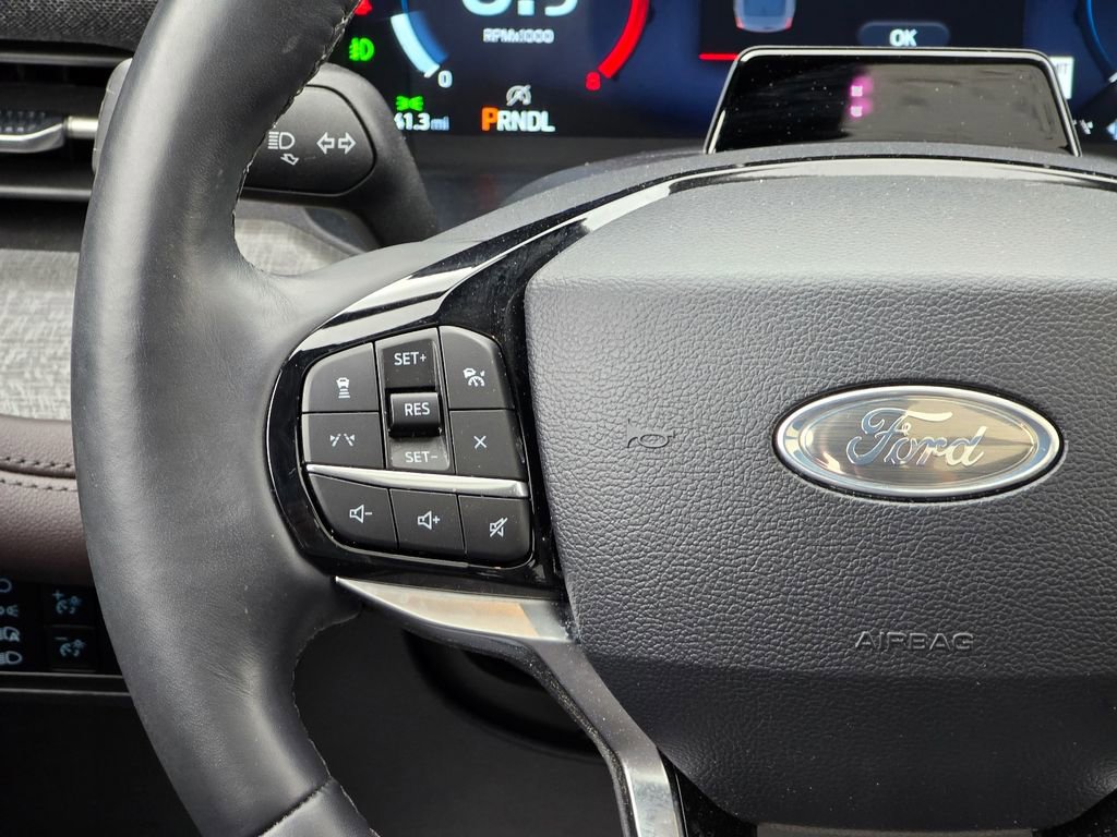 Used 2025 Ford Explorer Platinum AWD/4WD image 15