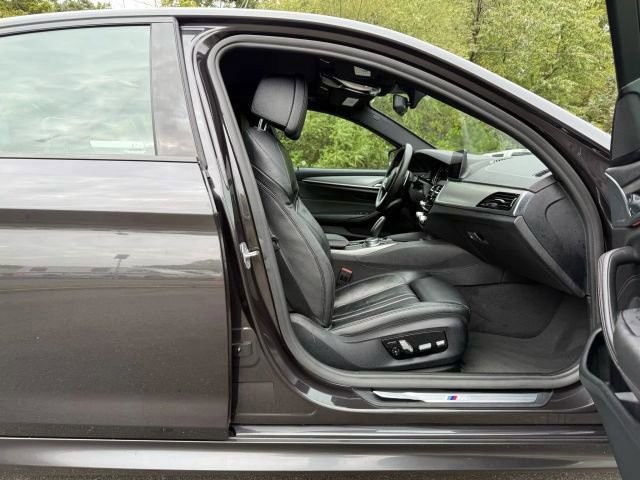 Used 2018 BMW 540i xDrive w/ M Sport Package image 29