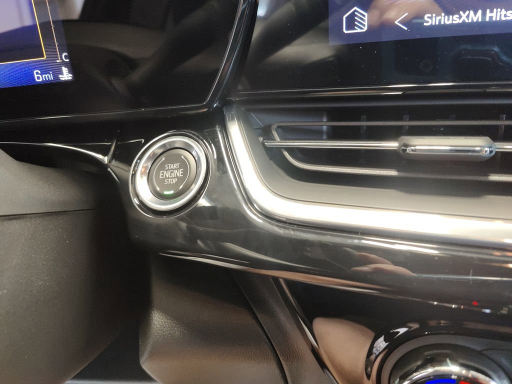 New 2025 Chevrolet Trax RS w/ Sunroof Package image 21