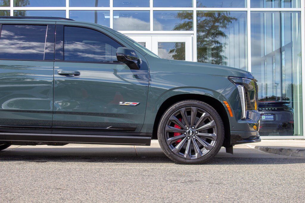 Used 2026 Cadillac Escalade V w/ LPO, Floor Liner Package AWD/4WD image 5