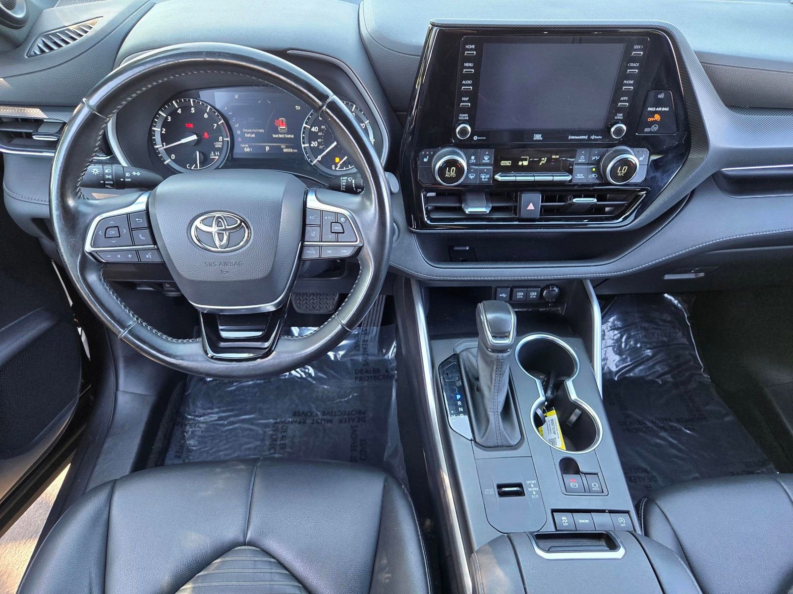 Used 2021 Toyota Highlander XSE FWD image 11