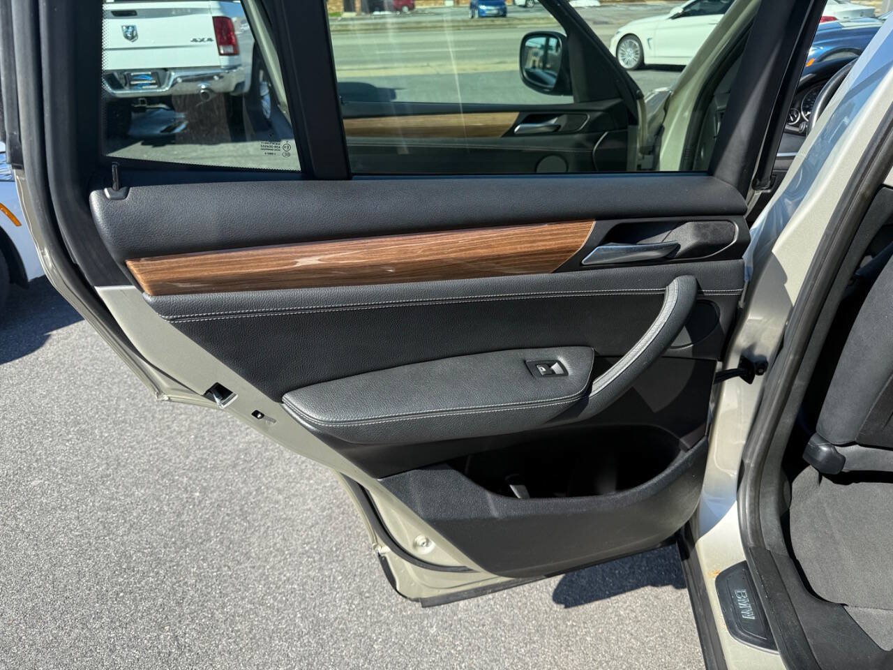Used 2011 BMW X3 xDrive28i AWD/4WD image 26