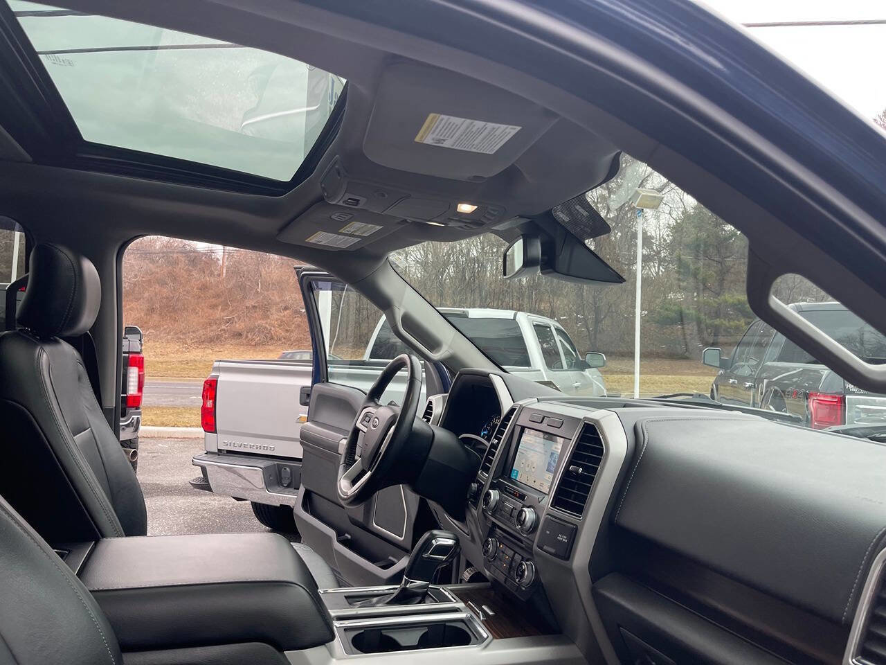 Used 2017 Ford F150 Lariat w/ Equipment Group 502A Luxury image 39