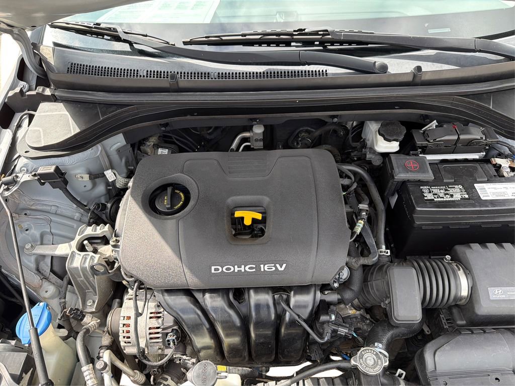 Used 2017 Hyundai Elantra SE w/ SE A/T Tech Package 03 image 12