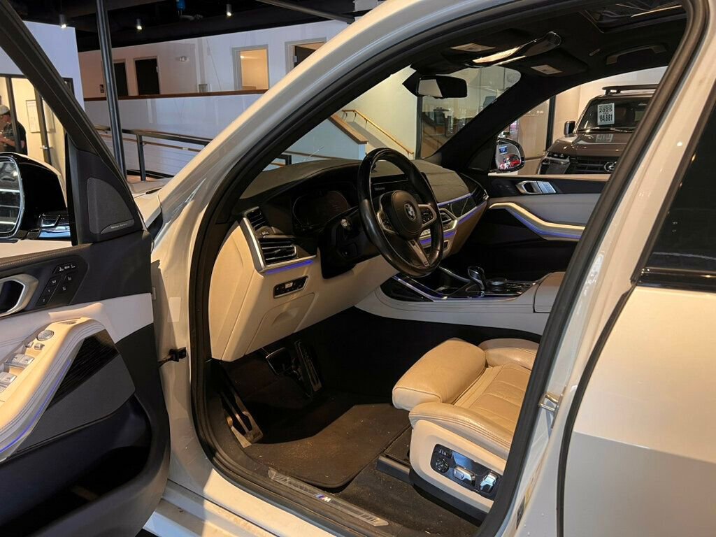 Used 2021 BMW X7 xDrive40i w/ M Sport Package image 9
