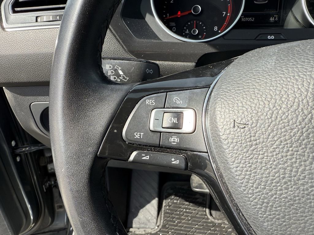 Used 2019 Volkswagen Tiguan SE image 15