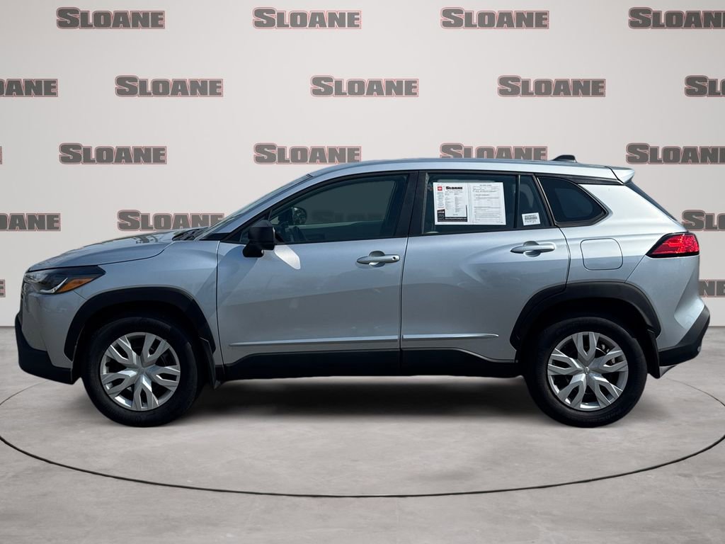 Used 2023 Toyota Corolla Cross L image 2
