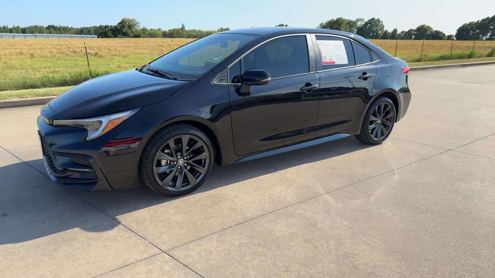 Used 2025 Toyota Corolla SE FWD image 5