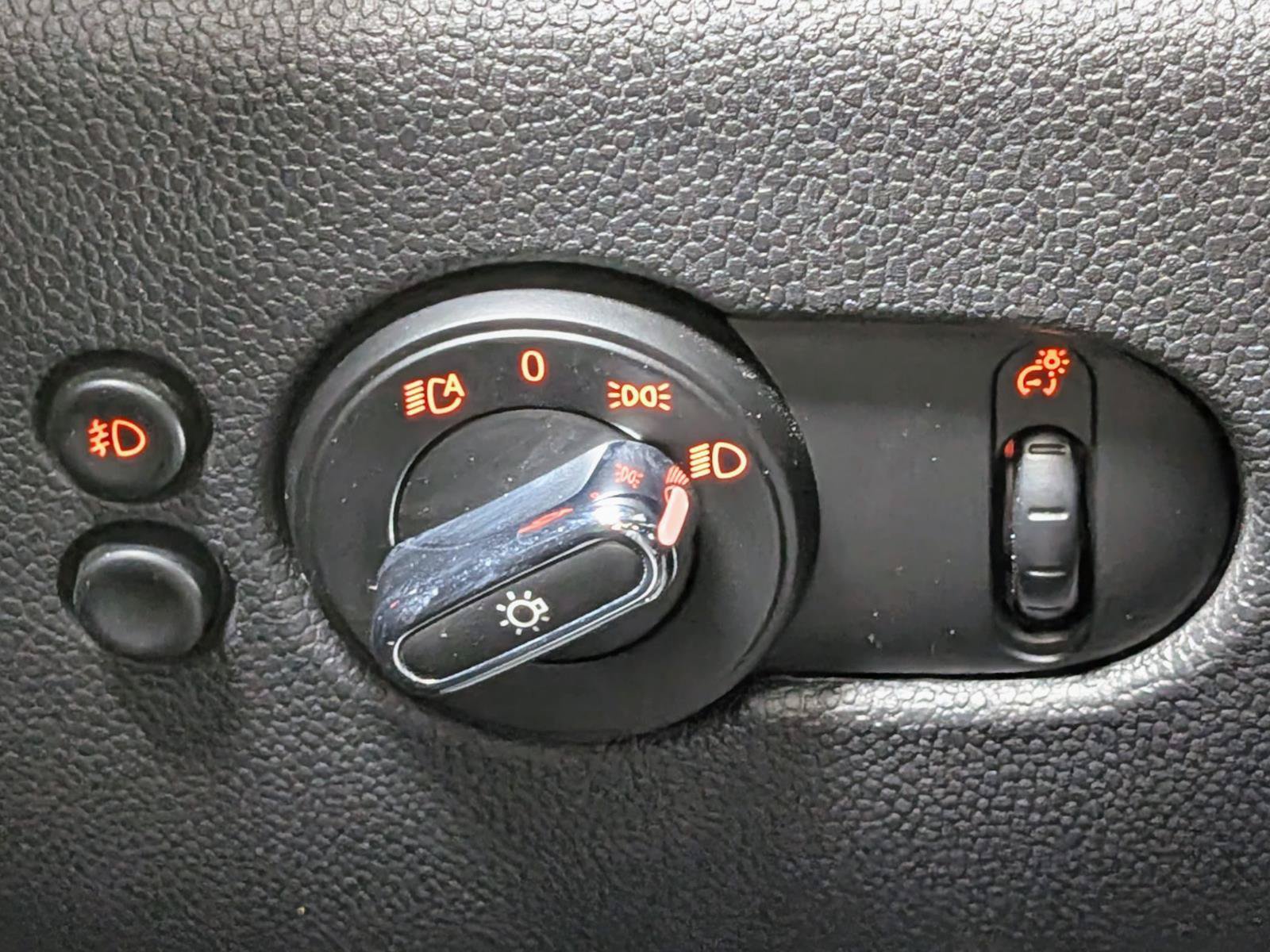 Used 2021 MINI Cooper SE w/ 8.8" Touchscreen Nav Package FWD image 28