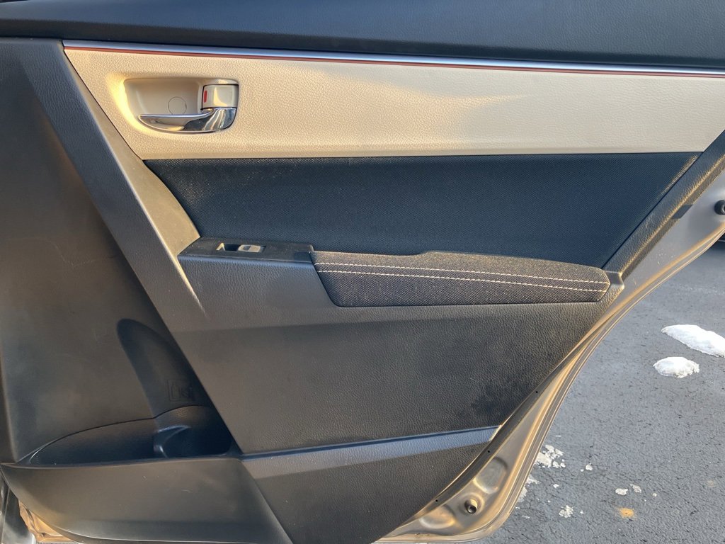Used 2015 Toyota Corolla L image 41