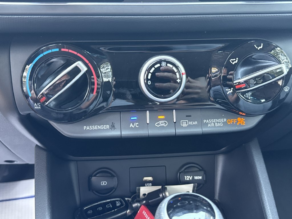 Certified 2023 Hyundai Kona SEL AWD/4WD image 25
