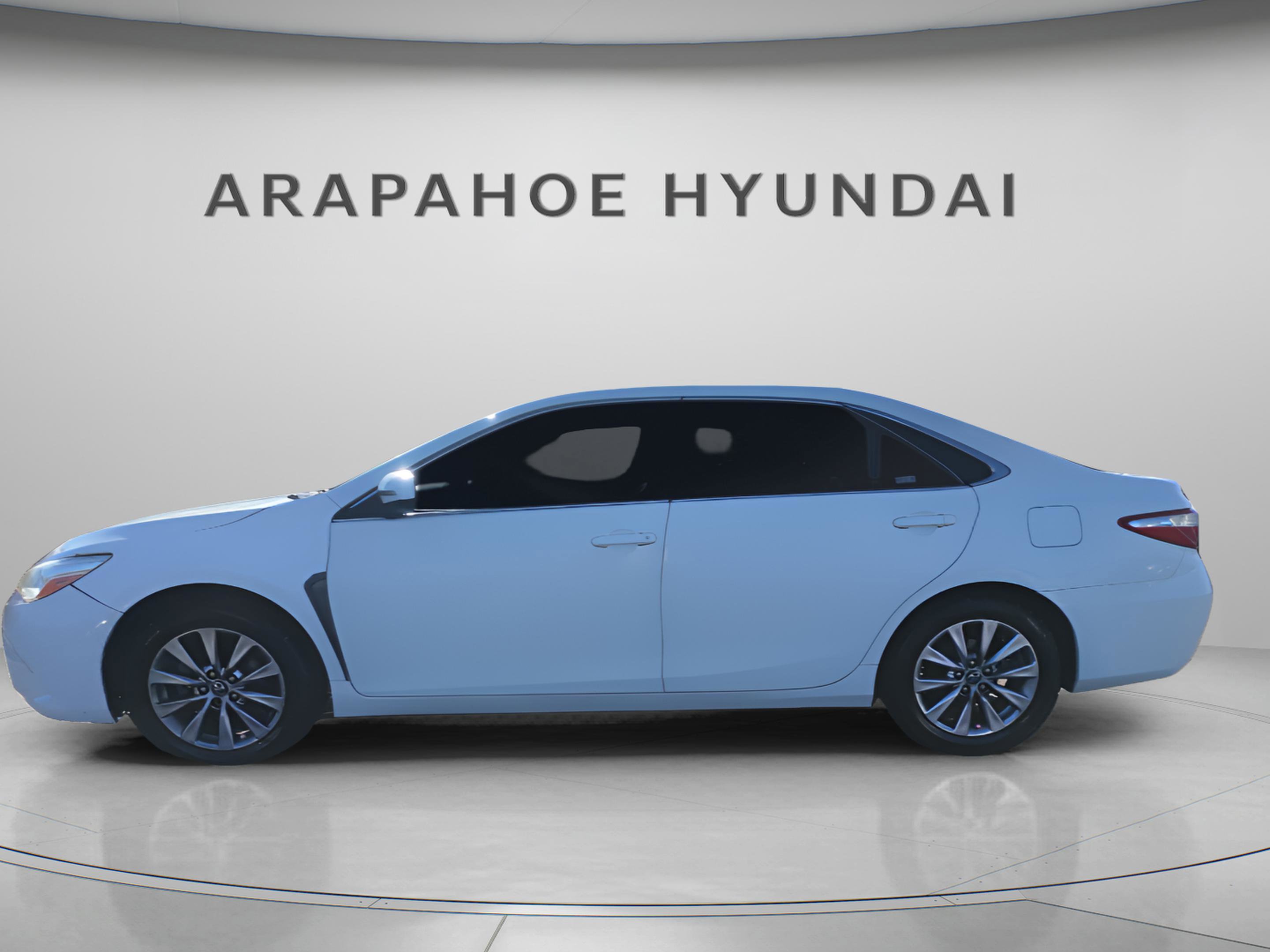 Used 2017 Toyota Camry XLE image 2