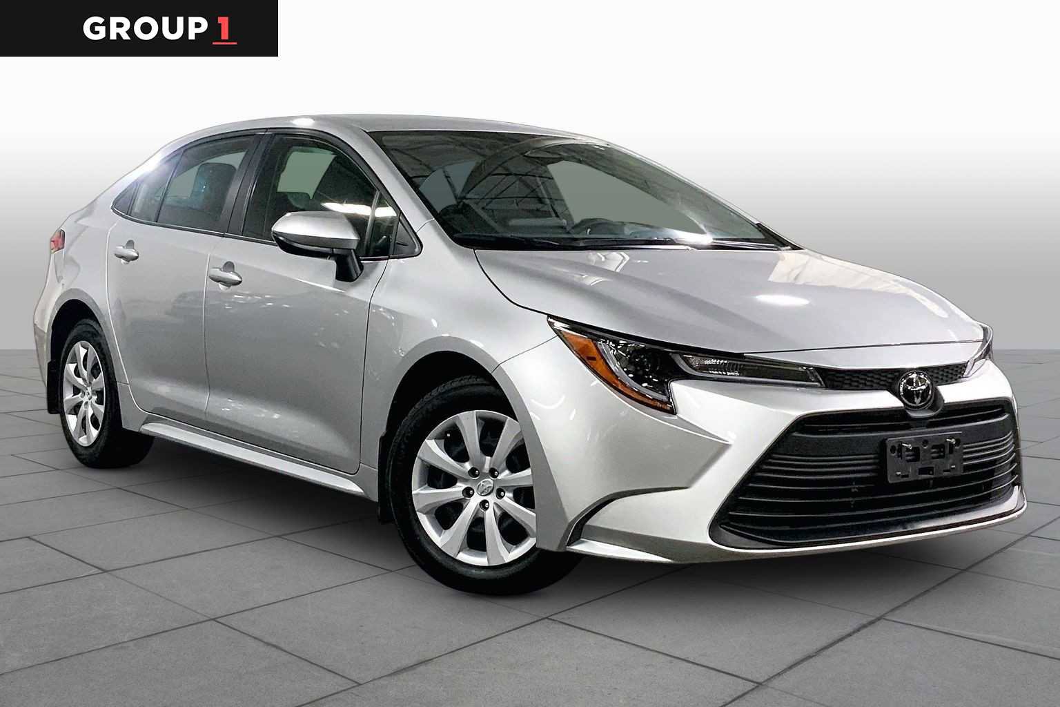 Used 2023 Toyota Corolla LE w/ Carpet Mat Package (TMS) FWD image 3