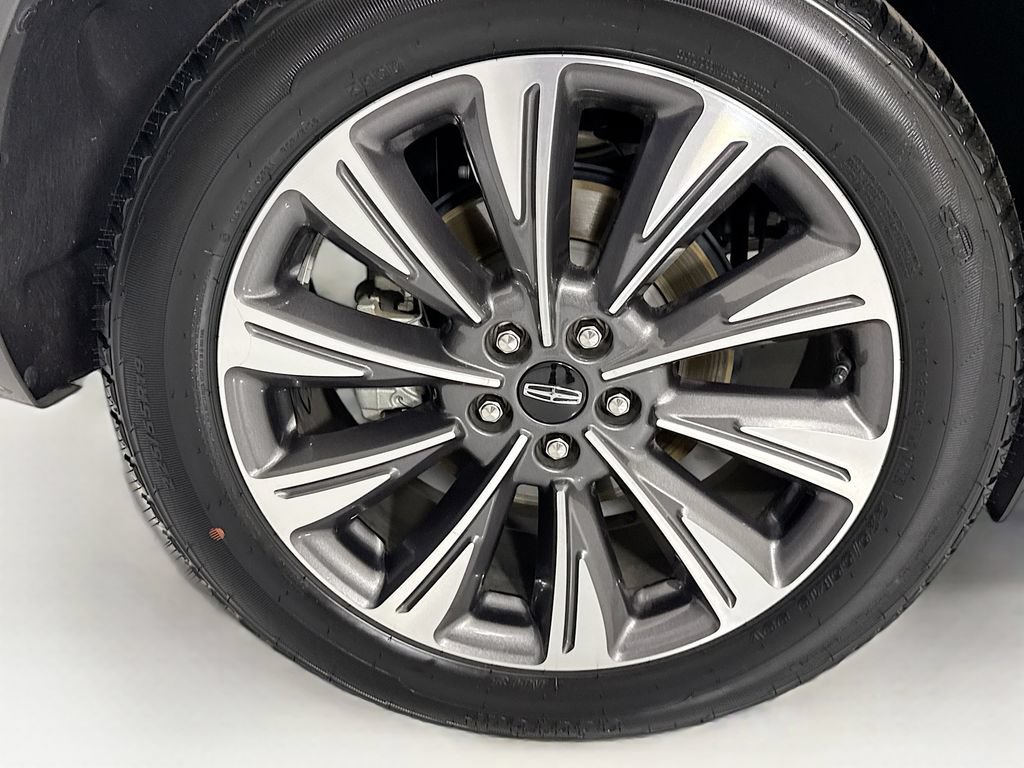 Used 2022 Lincoln Corsair Reserve w/ Equipment Group 201A FWD image 33
