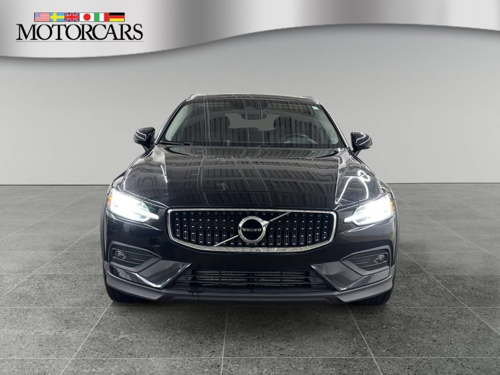 Used 2022 Volvo V60 T5 Cross Country w/ Climate Package AWD/4WD image 8