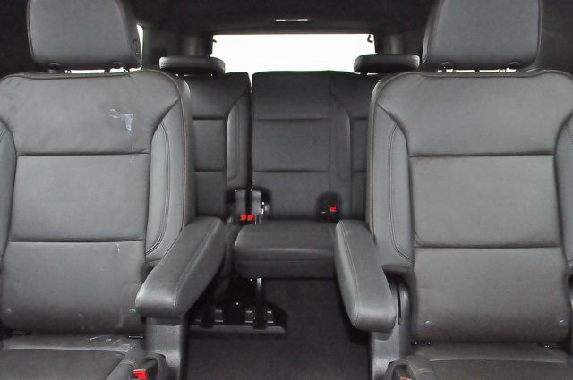 Used 2024 Chevrolet Suburban High Country w/ Advanced Technology Package image 14