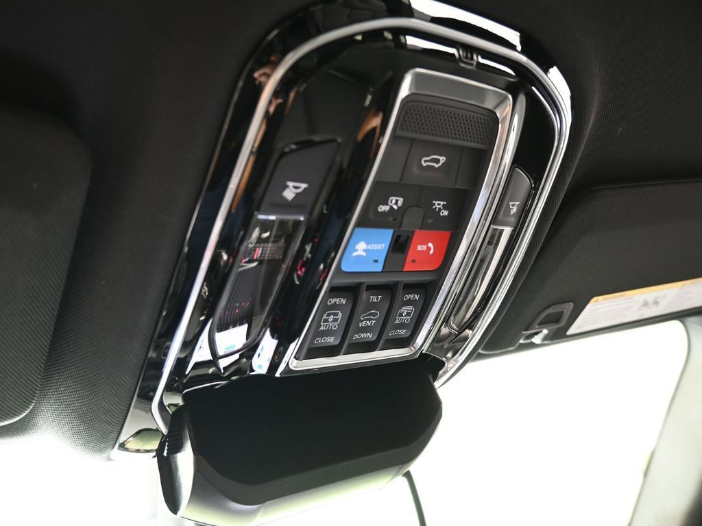 Used 2024 Jeep Grand Cherokee L Overland w/ Luxury Tech Group IV image 32