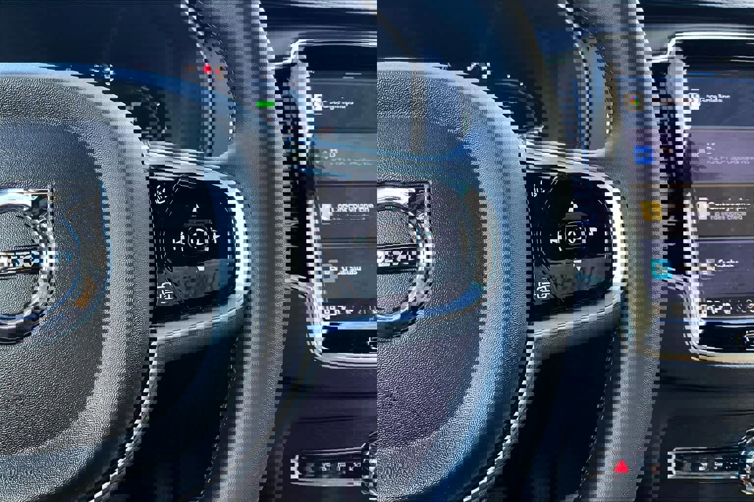 Used 2023 Volvo XC90 T8 Ultimate w/ Lounge Package image 22