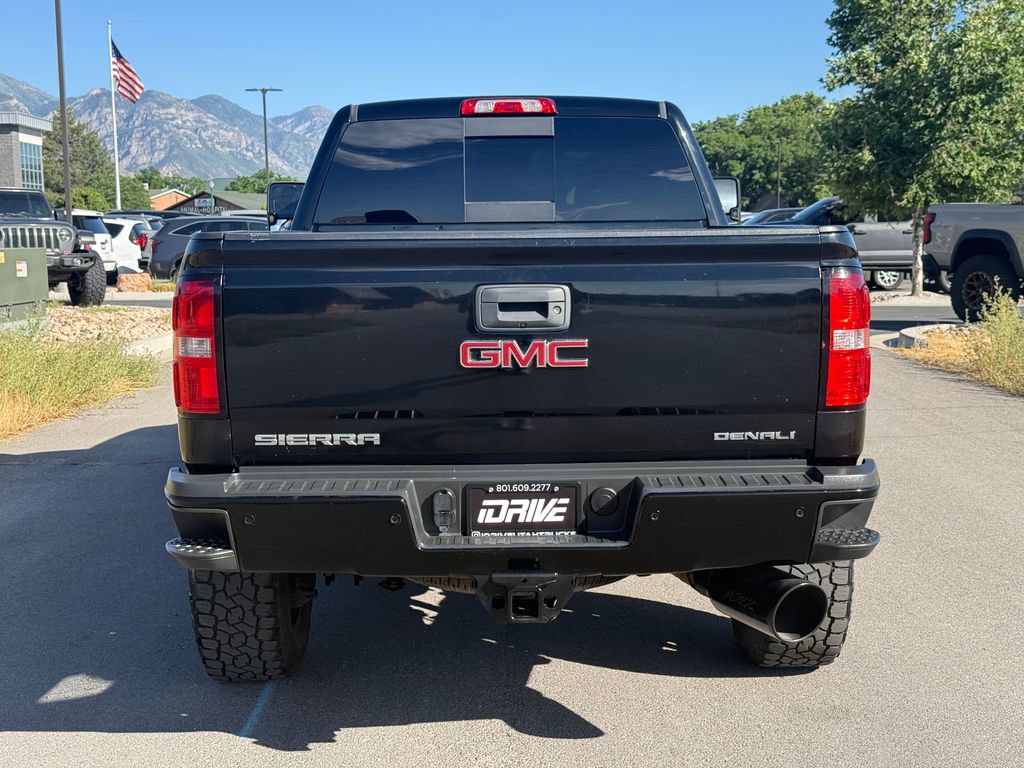 Used 2018 GMC Sierra 3500 Denali w/ Suspension Package, Off-Road AWD/4WD image 11