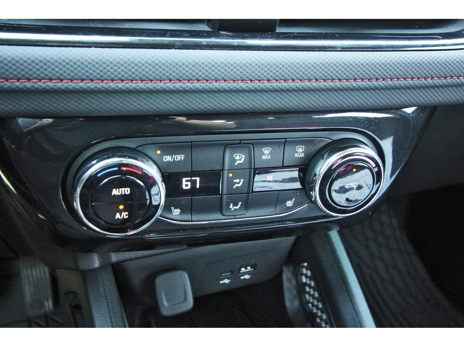 Used 2024 Chevrolet TrailBlazer RS w/ Convenience Package image 27