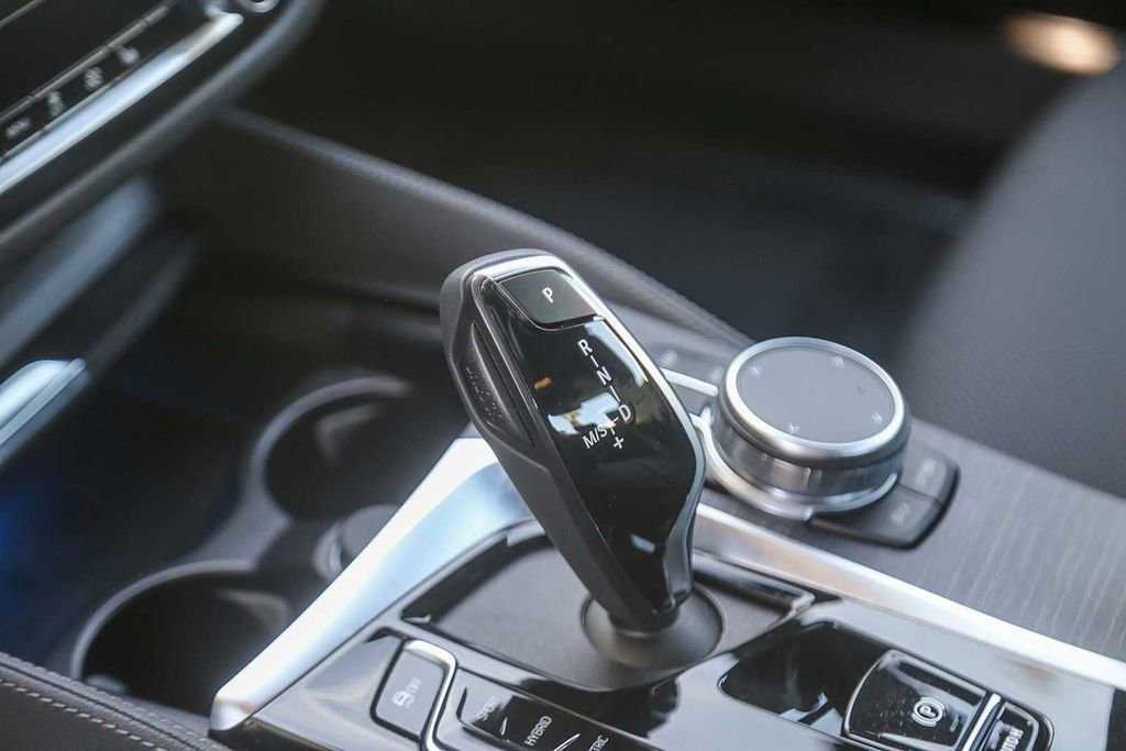 Certified 2023 BMW 530e w/ M Sport Package image 16