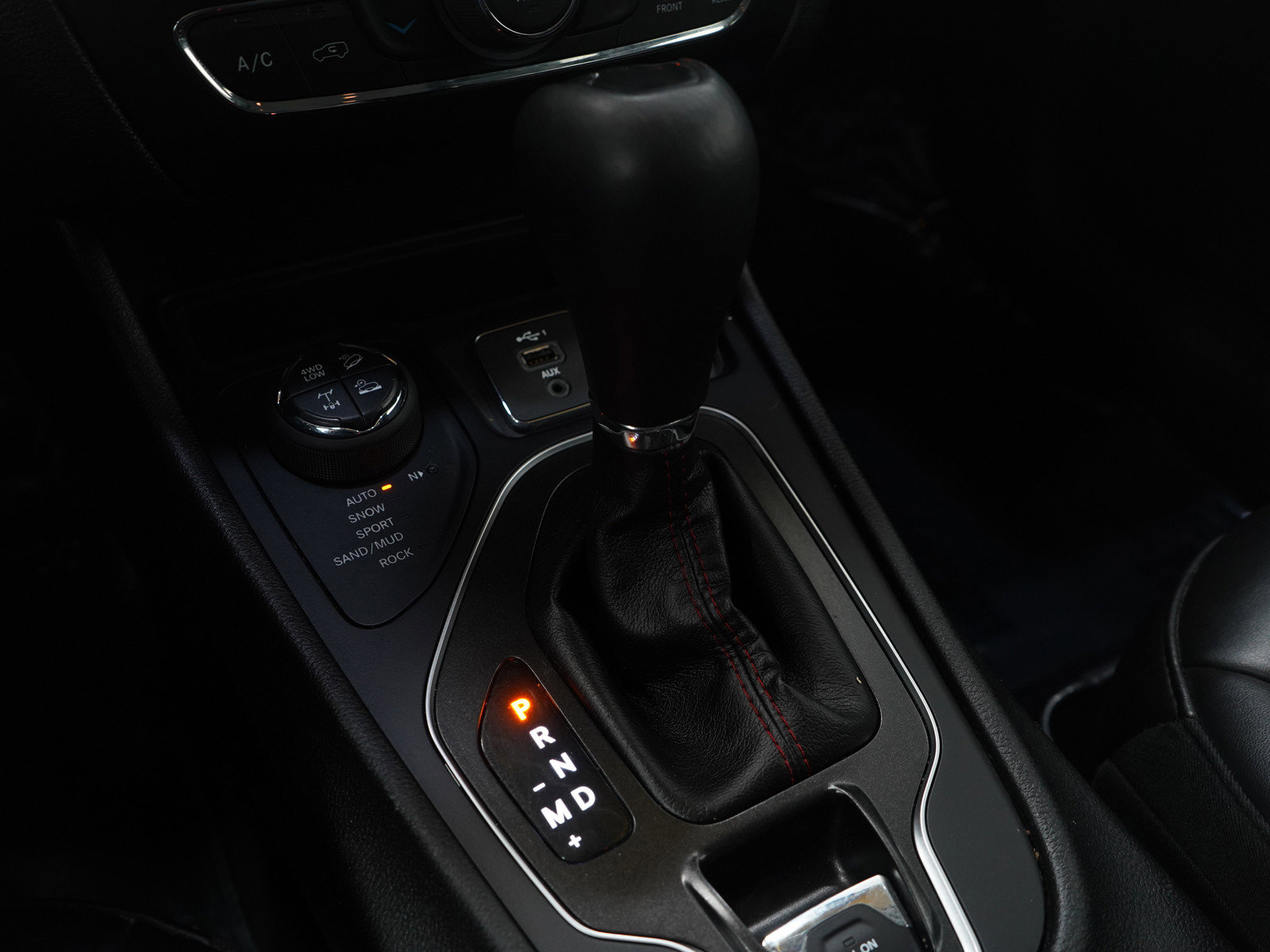 Used 2019 Jeep Cherokee Trailhawk w/ Cold Weather Group image 24