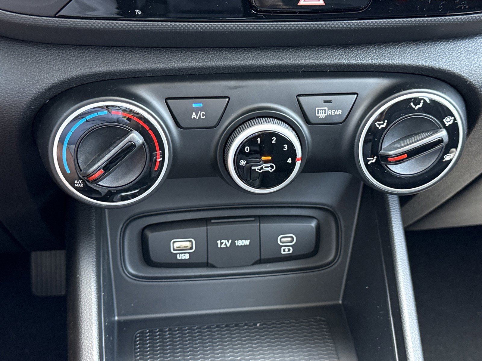 New 2026 Hyundai Venue SE image 21