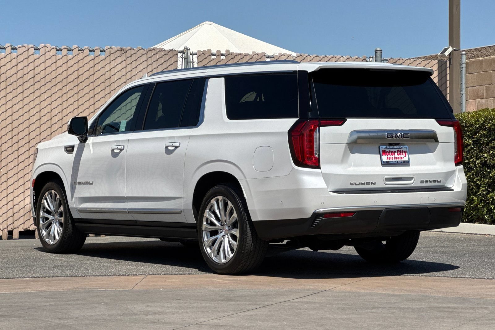 Certified 2023 GMC Yukon XL Denali w/ Advanced Technology Package AWD/4WD image 6