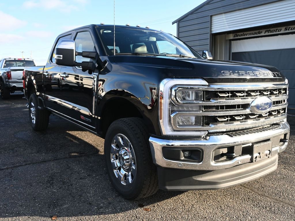 Used 2025 Ford F350 King Ranch w/ Chrome Package image 4