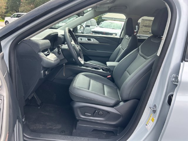 New 2026 Ford Explorer Active w/ Active Comfort Package RWD image 9
