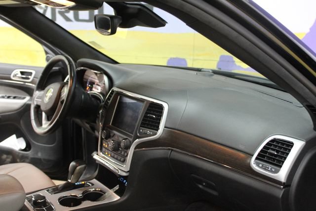 Used 2018 Jeep Grand Cherokee Limited AWD/4WD image 12