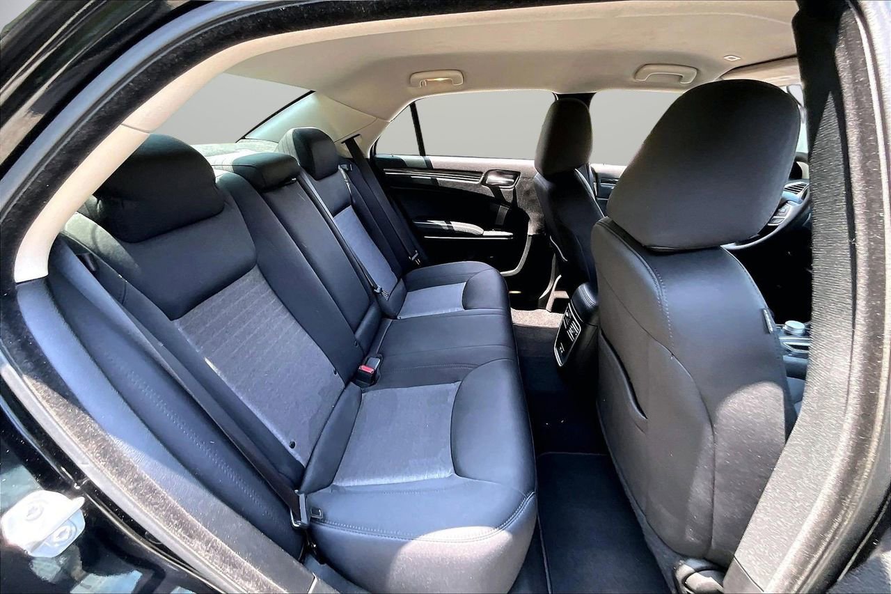 Used 2022 Chrysler 300 Touring w/ Sport Appearance Package RWD image 23