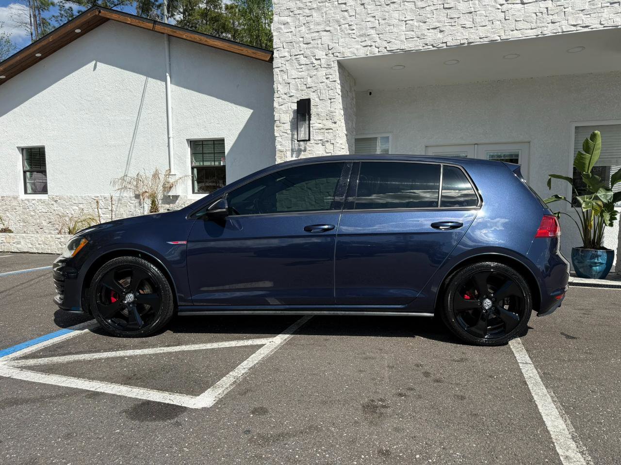 Used 2017 Volkswagen GTI Autobahn FWD image 2