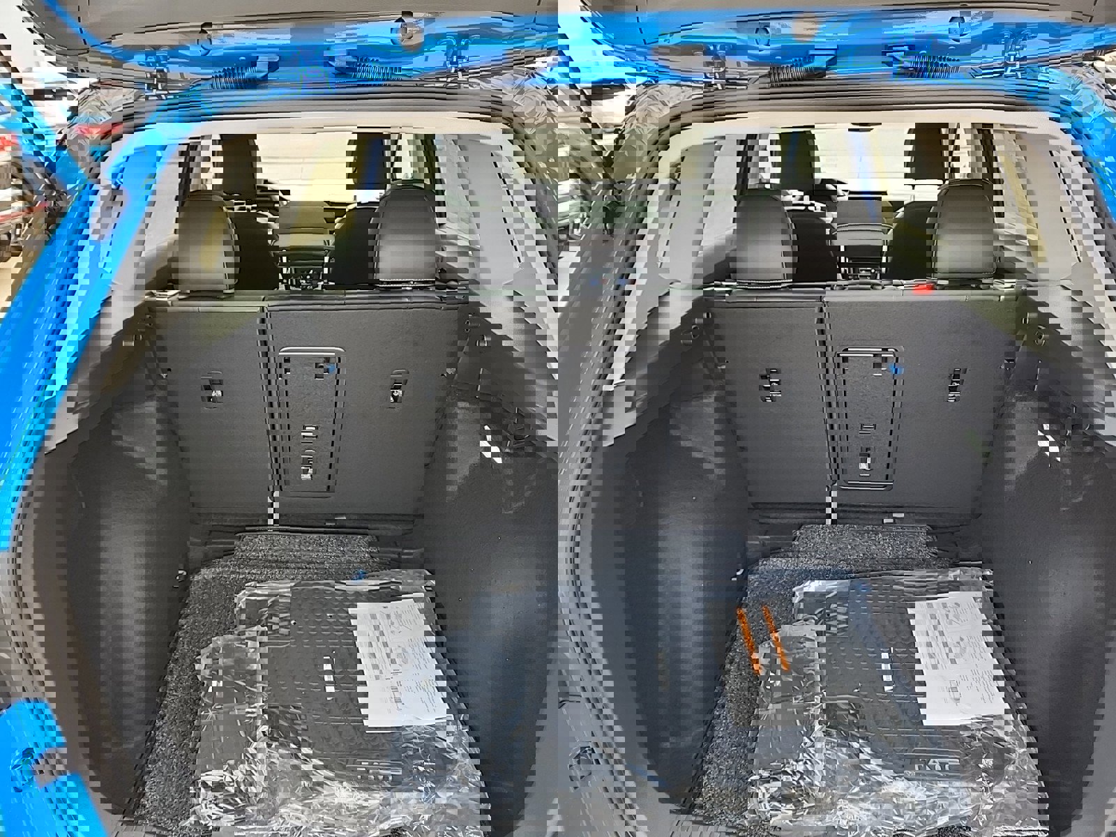 New 2025 Volkswagen Taos SE image 11