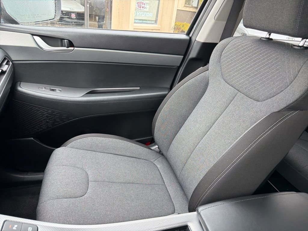 Used 2023 Hyundai Palisade SE w/ Cargo Package image 30