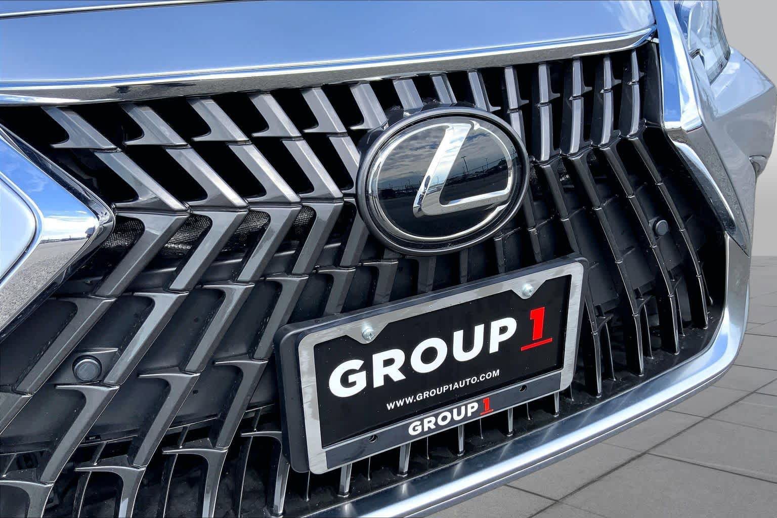 Used 2024 Lexus ES 350 w/ Technology Package FWD image 29