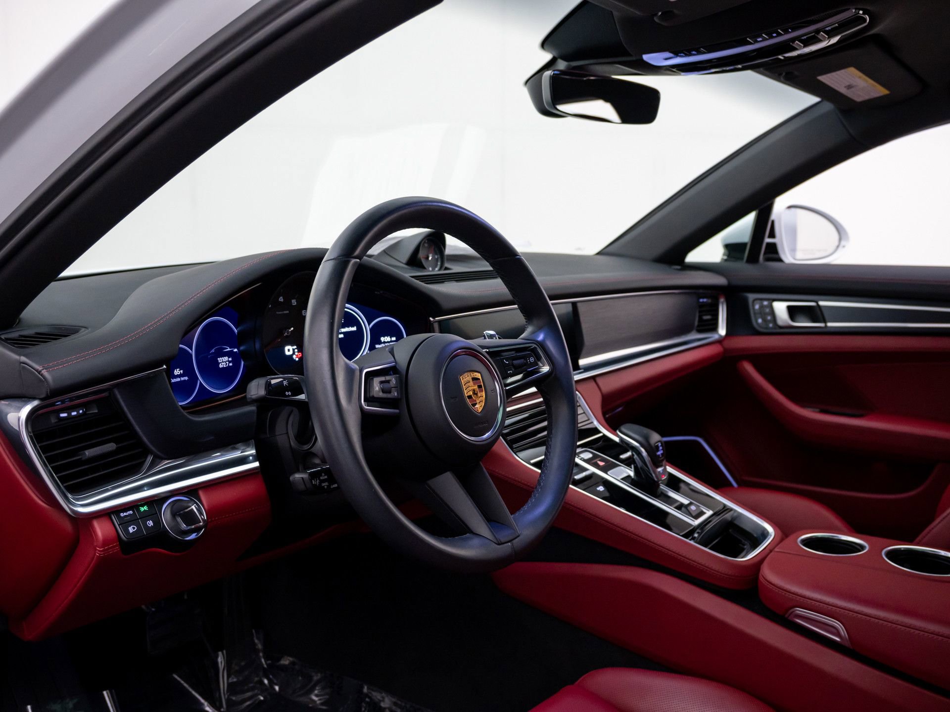 Certified 2022 Porsche Panamera 4 Platinum Edition AWD/4WD image 4