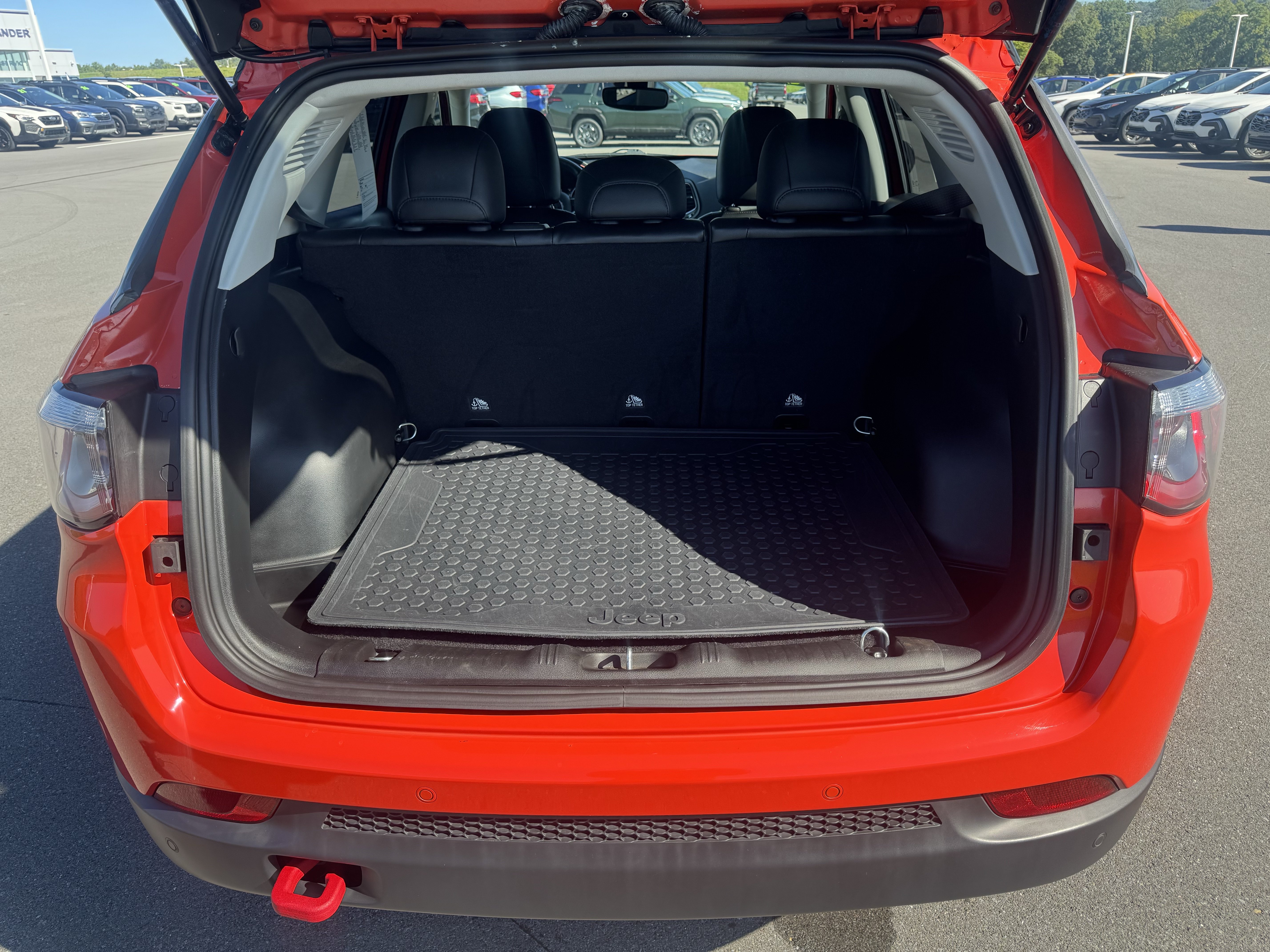 Used 2019 Jeep Compass Trailhawk w/ Leather Interior Group AWD/4WD image 5