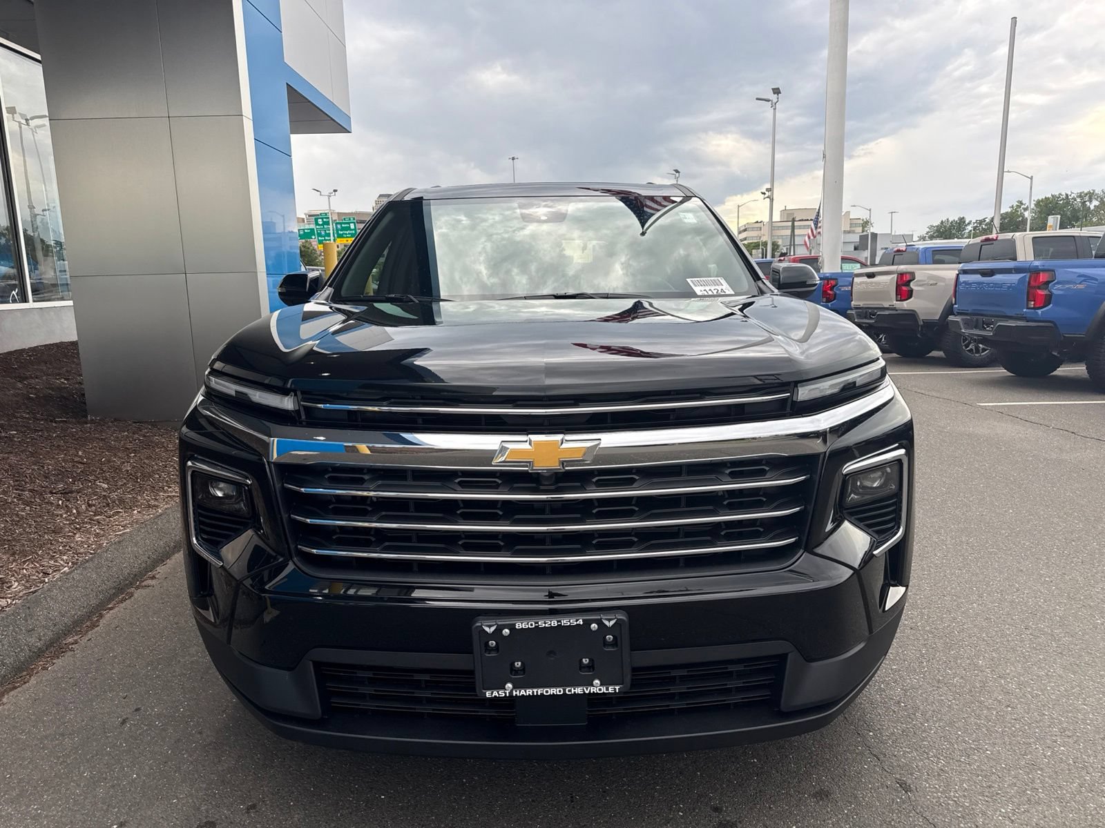 New 2027 Chevrolet Traverse LT w/ Sun and Wheel Package AWD/4WD image 3