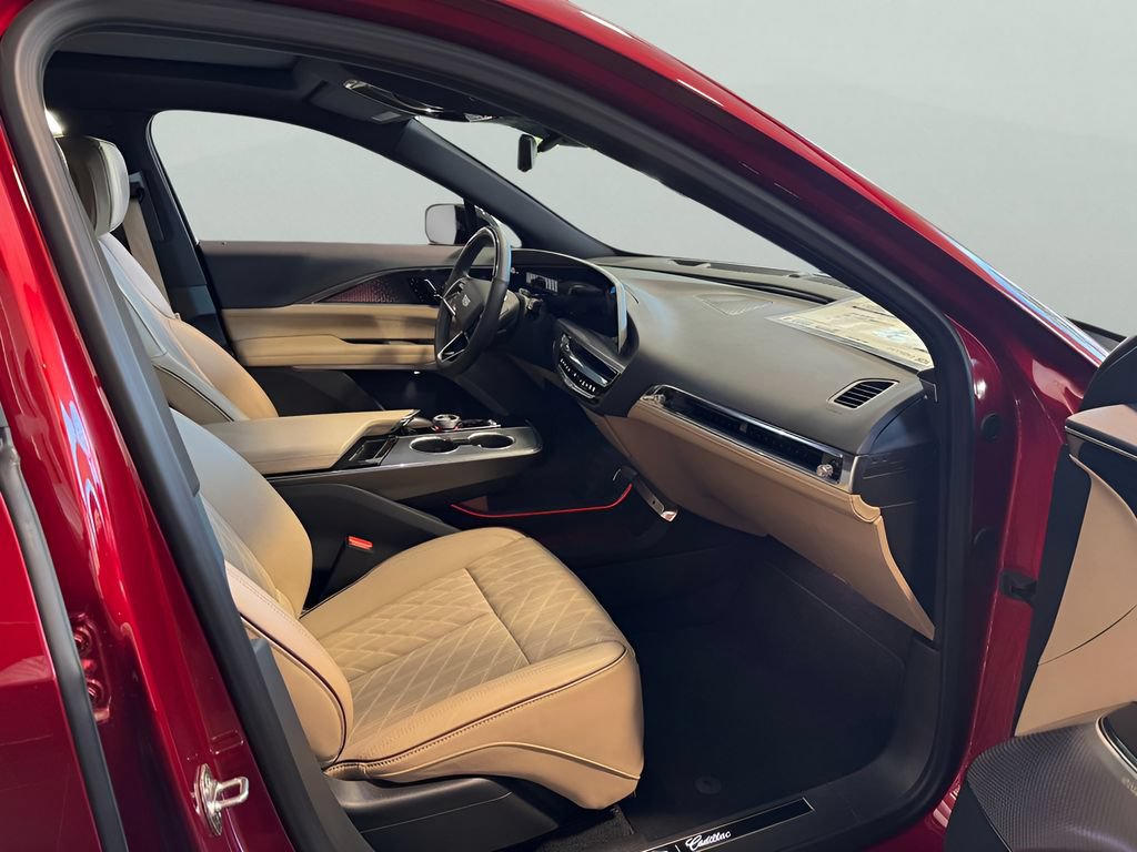 New 2025 Cadillac Lyriq Sport w/ Nappa Leather Package AWD/4WD image 13