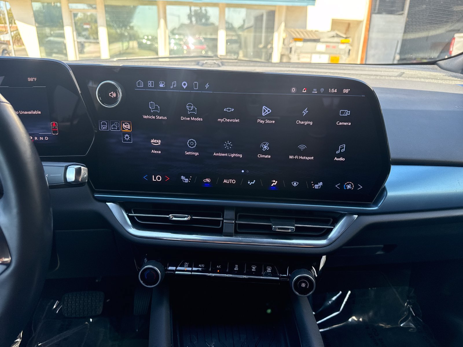 Used 2024 Chevrolet Equinox EV LT w/ LPO, Trailering Package FWD image 18