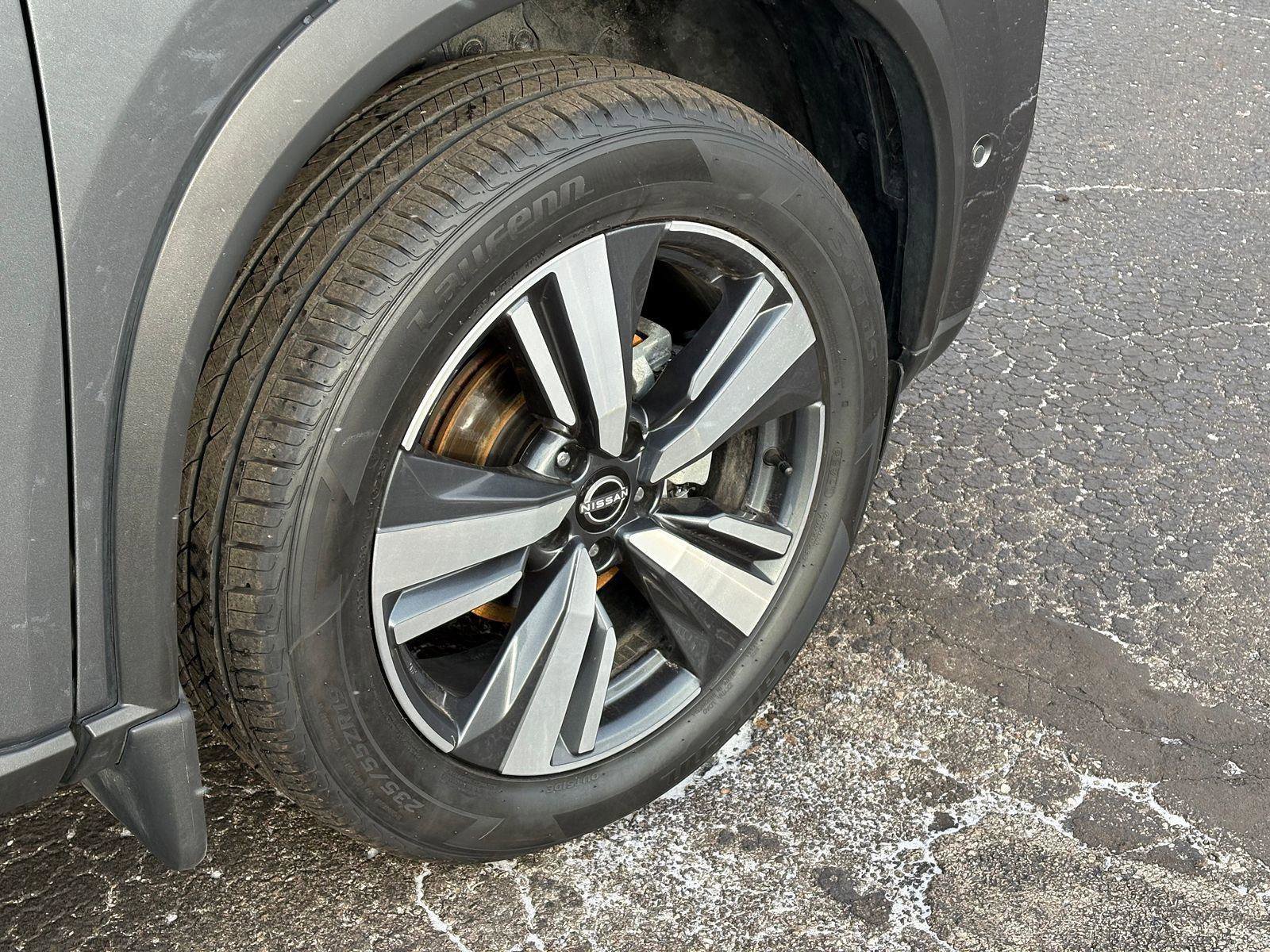 Used 2023 Nissan Rogue SL w/ SL Premium Package image 9