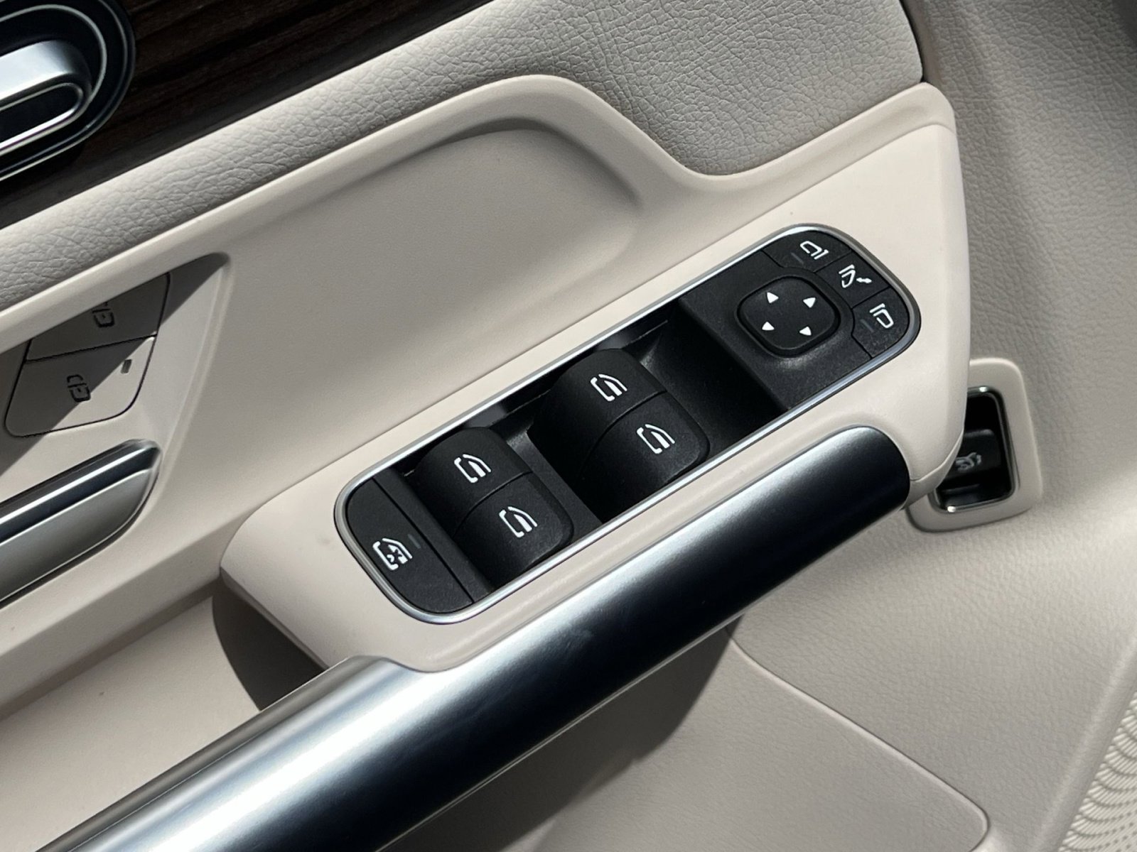 New 2026 Mercedes-Benz GLA 250 4MATIC image 13