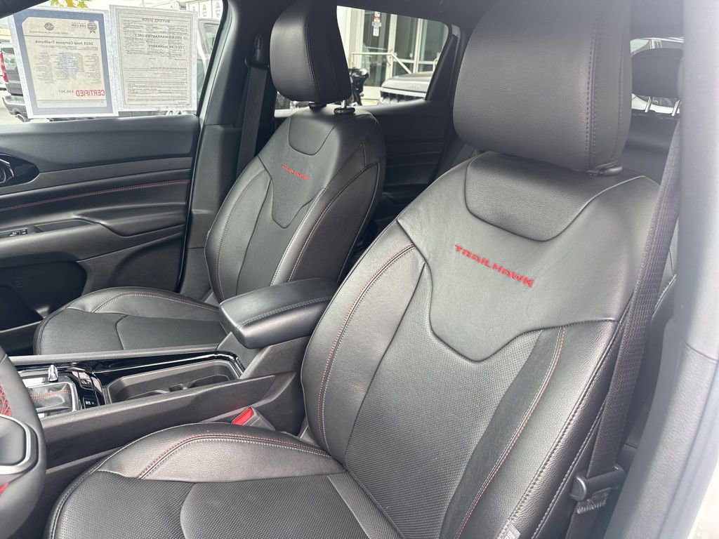 Certified 2025 Jeep Compass Trailhawk w/ Trailhawk Elite Group image 17