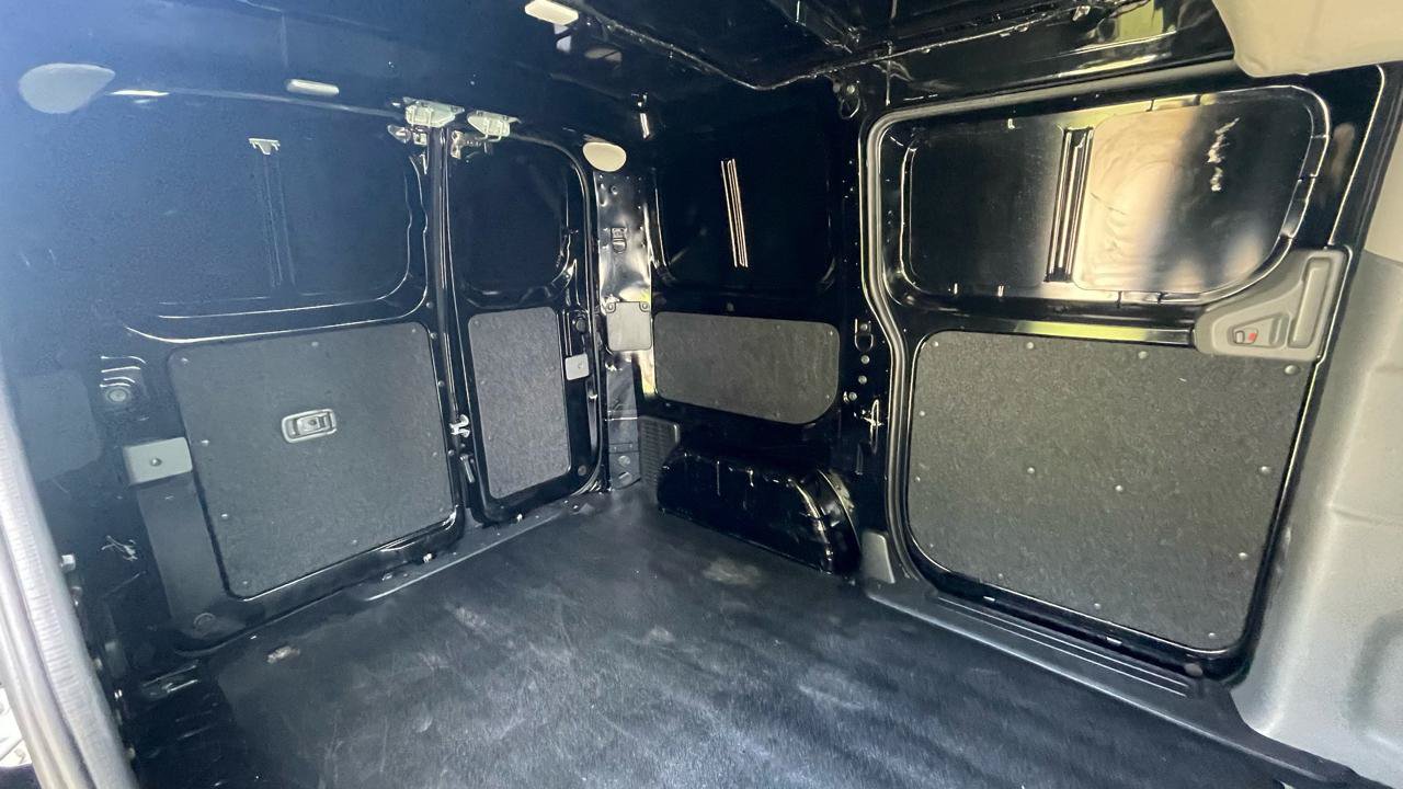 Used 2020 Nissan NV200 S FWD image 23