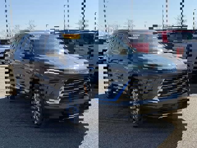 Used 2025 Buick Enclave Preferred w/ Super Cruise Package image 4