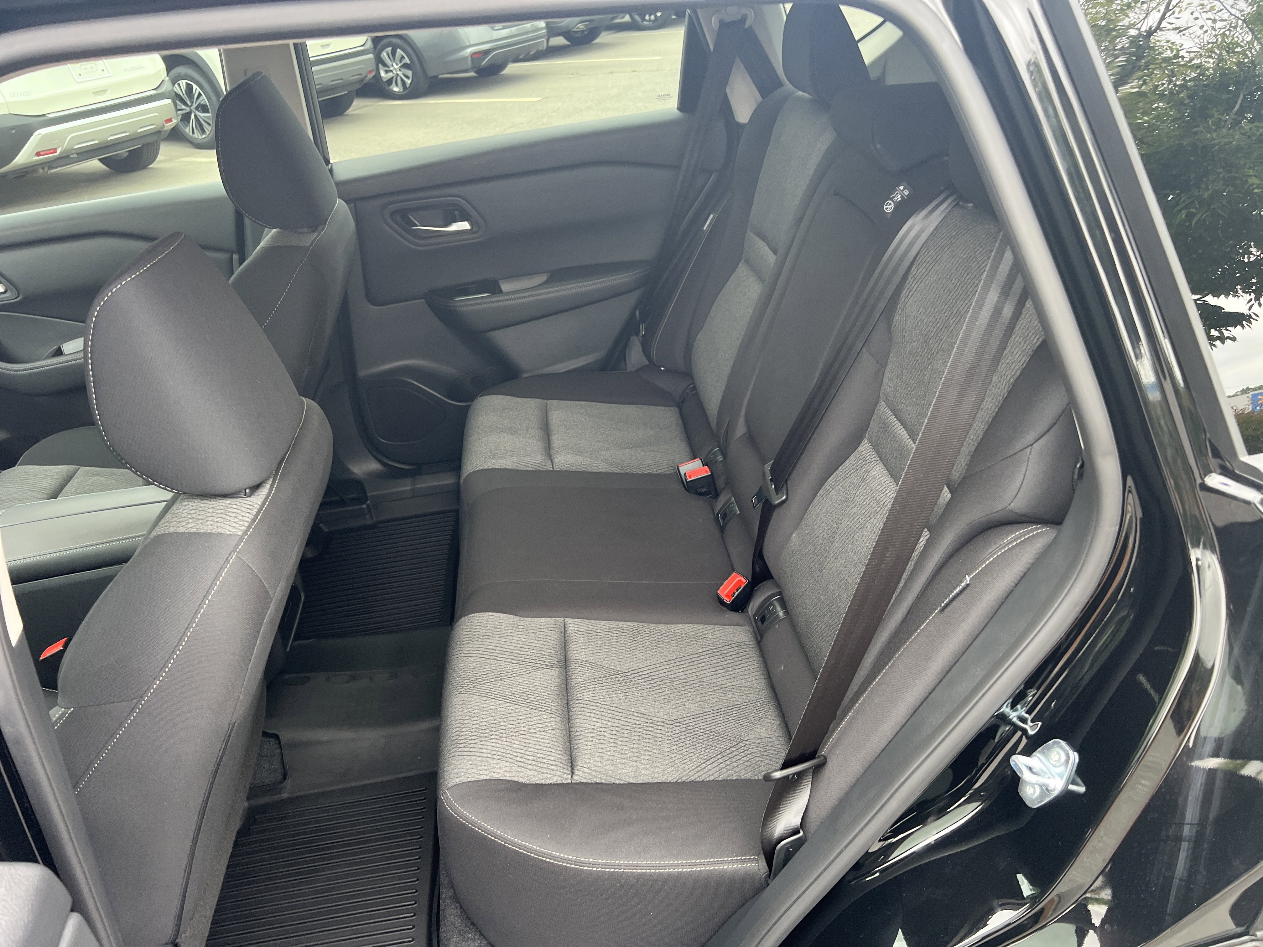 Certified 2026 Nissan Rogue SV FWD image 40