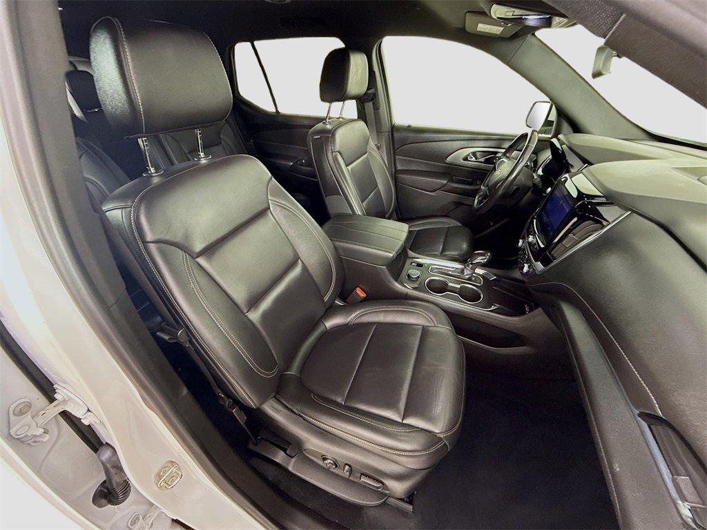 Used 2022 Chevrolet Traverse LT image 27